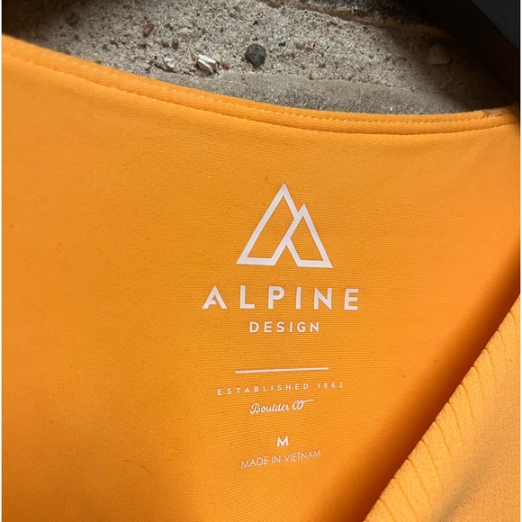 EUC Alpine Design ribbed crop tank top removable cups neon orange - Picture 2 of 5